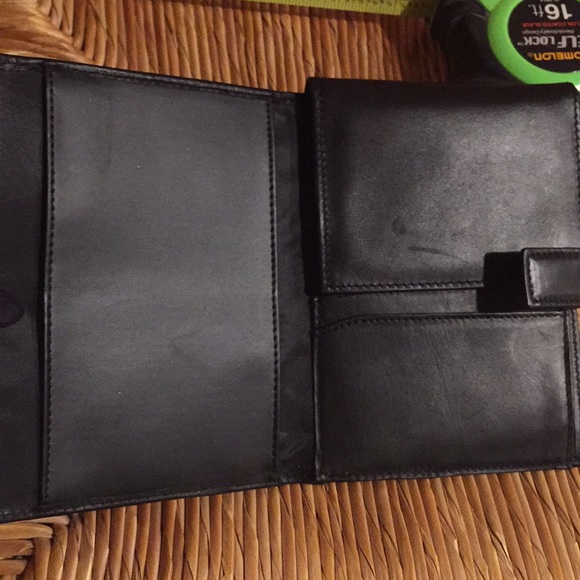 Travel paper billfold! Leather NWOT - Picture 2 of 4